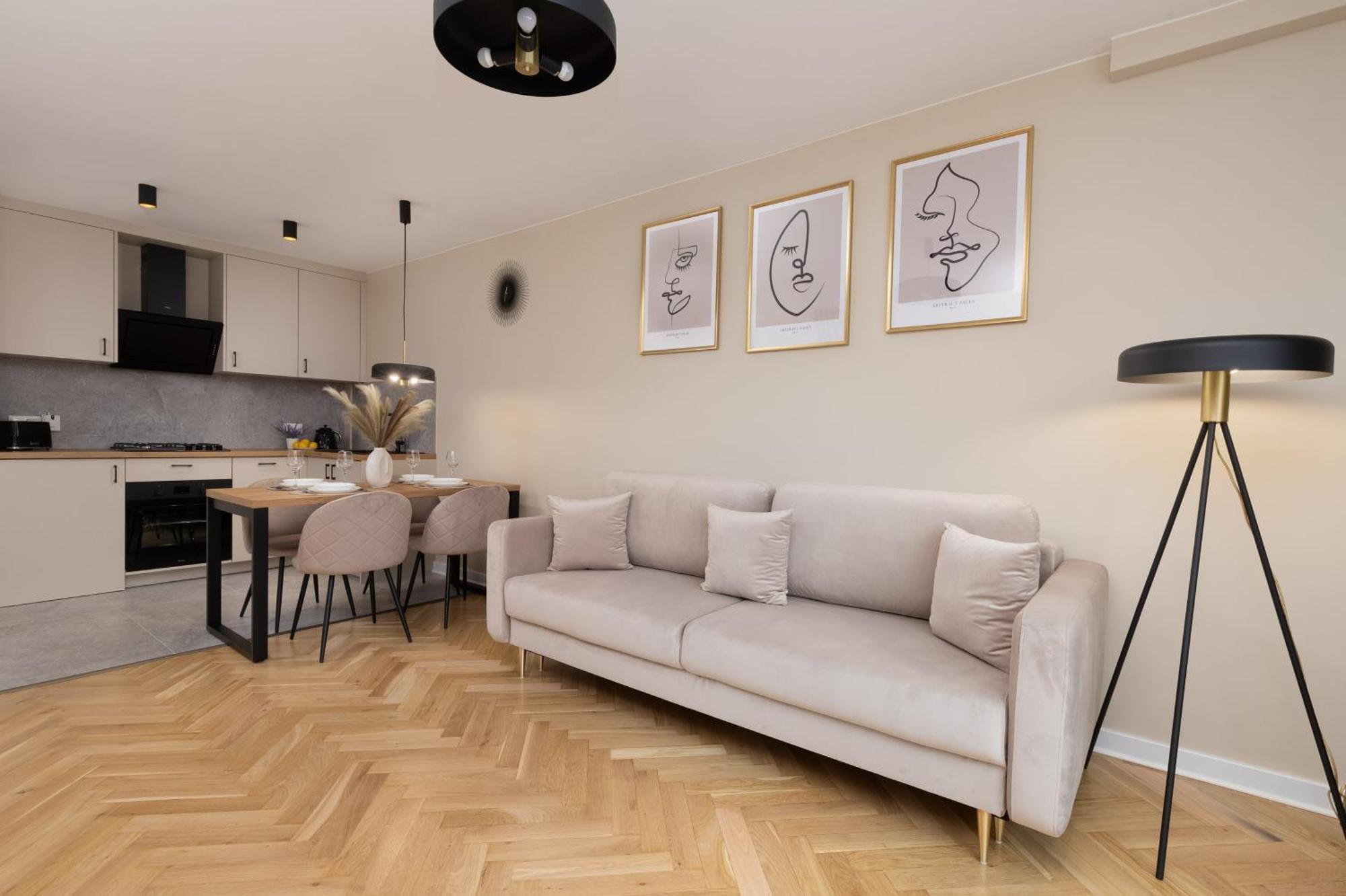 Stunning Srebrna With City View By Renters Leilighet
