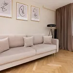 Stunning Apartment Srebrna With Warsaw City View By Noclegi Renters
