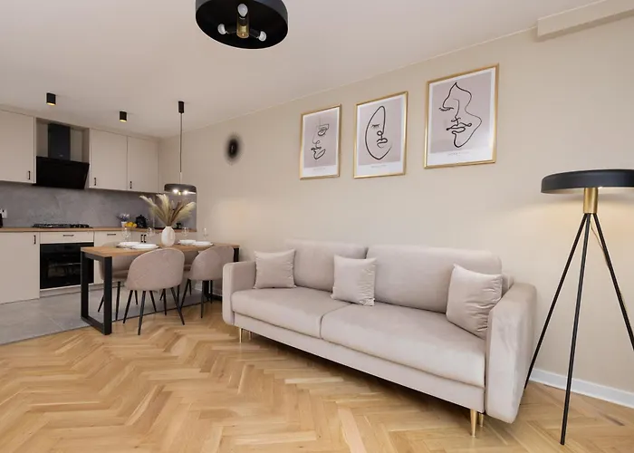 Stunning Apartment Srebrna With Warsaw City View By Noclegi Renters