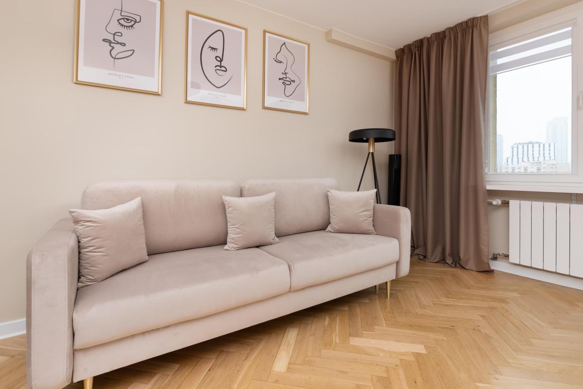 Stunning Srebrna With City View By Renters Warszawa
